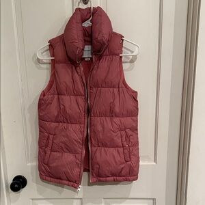 Old Navy Kids Rose Puffer Vest